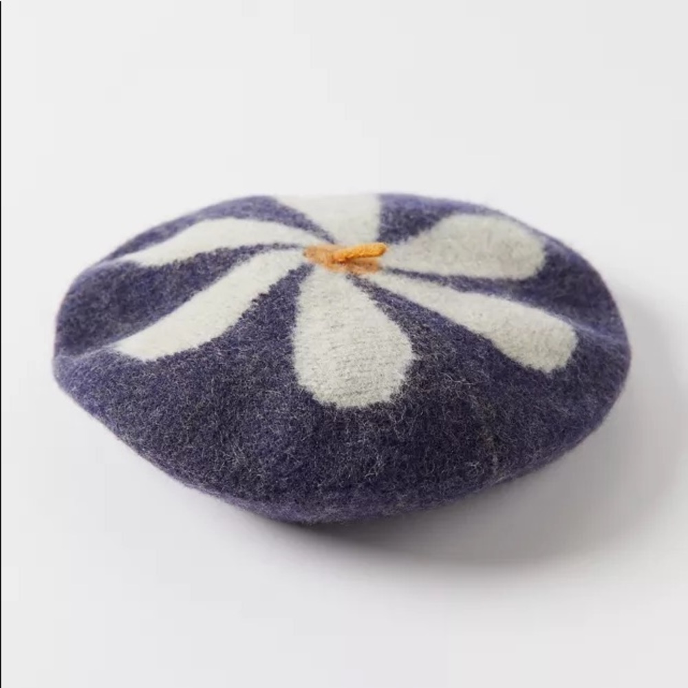 ISO: Urban Outfitters Lela Daisy Beret